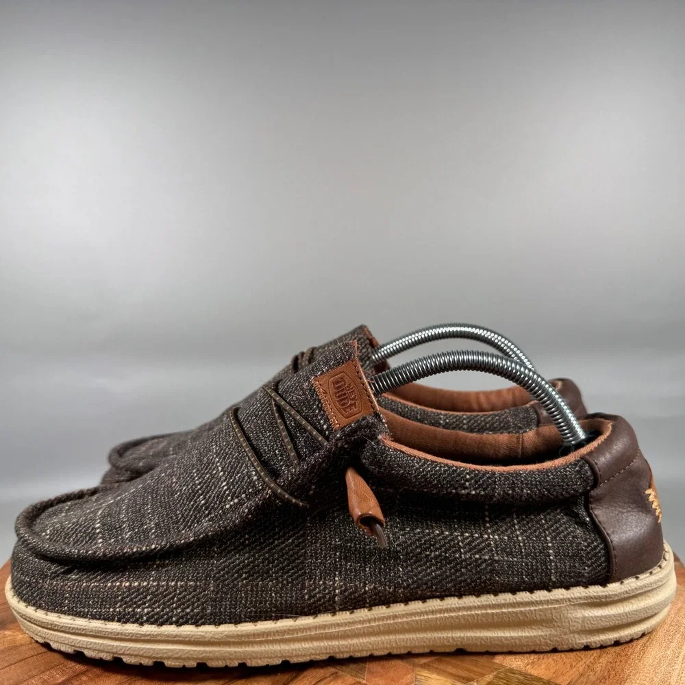 Hey Dude good used
